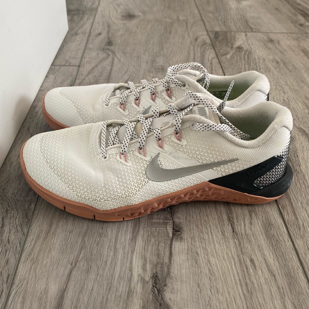 Nike Metcon 4 Cross Training & Weight Lifting Shoe